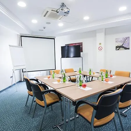 Hotel Kopernikus Prag 4*